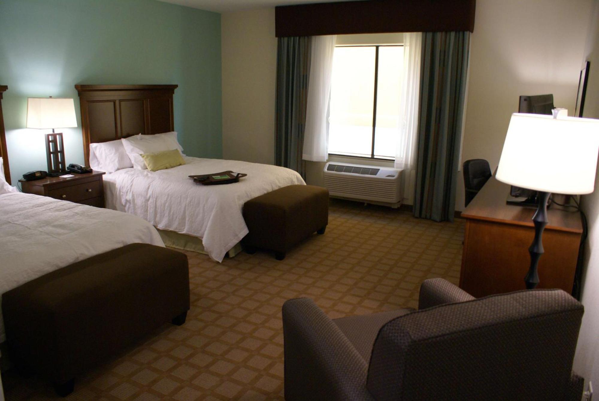 Hampton Inn & Suites Center Eksteriør billede