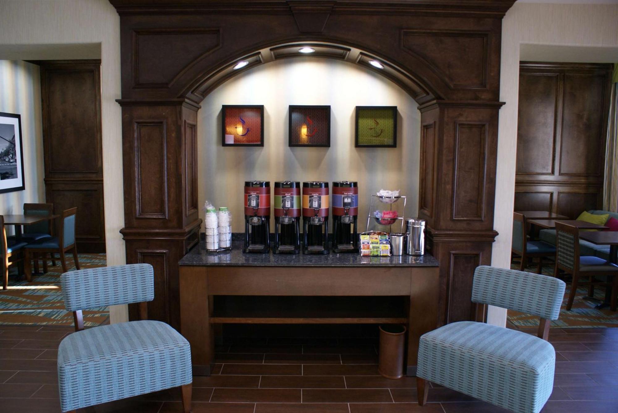 Hampton Inn & Suites Center Eksteriør billede